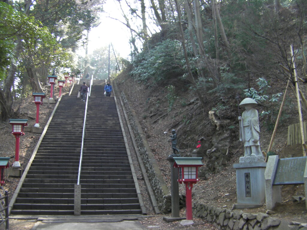 男坂と修行大師