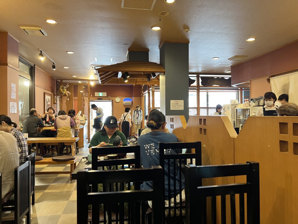 2025-05-29 13.16.20 栄茶屋 店内